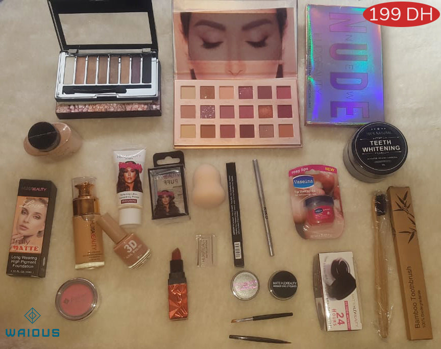 Packs maquillages comportent 13 produits - CastleShoop